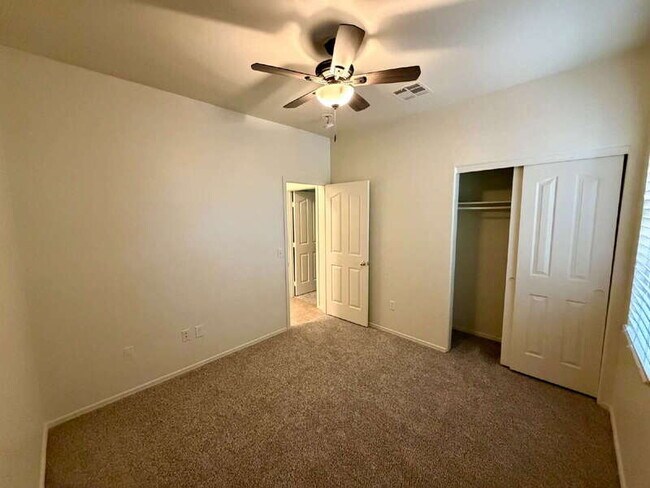 Building Photo - 2540 W Hawks Eye Ave