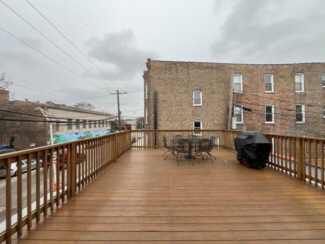 Building Photo - 2558 W Haddon Ave