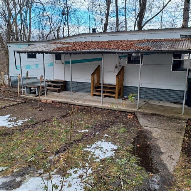233 Colden Hill Rd 233 Colden Hill Rd Newburgh NY 12550 Apartment
