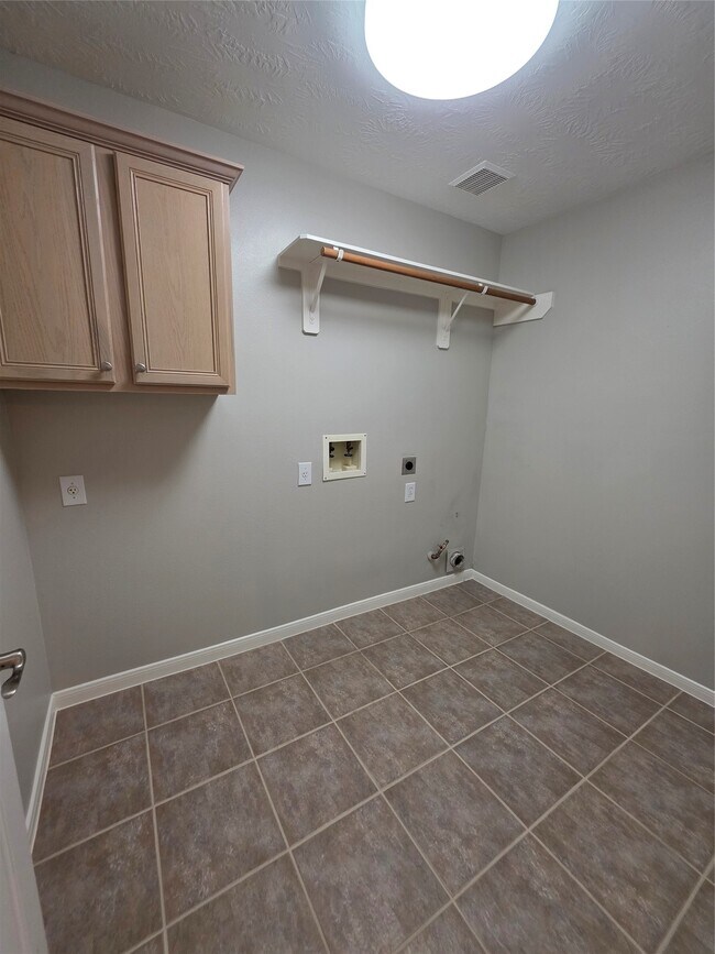 Building Photo - 5226 Cottonwood Creek Ln