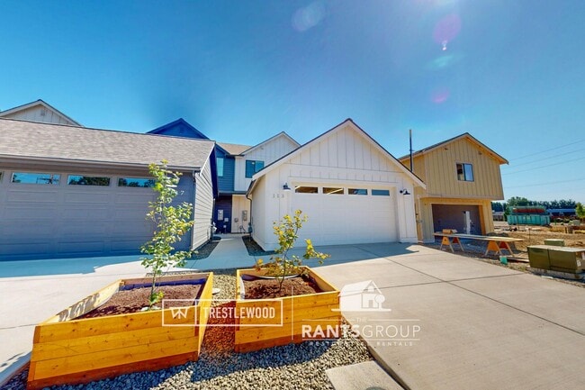 Building Photo - Modern New Home in Trestlewood – Where Comfort Meets Community!