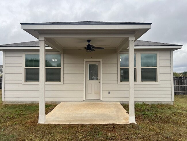 Building Photo - Beautiful 3/2 Single Story Home in Cibolo, TX