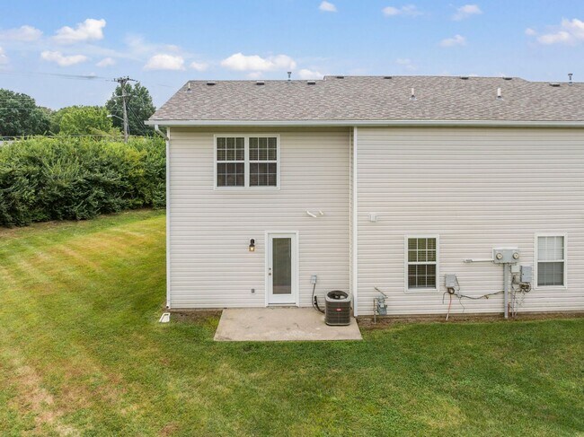 Building Photo - 1725-1727-1727 Louise Cir