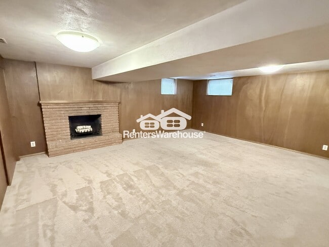Building Photo - 3813 W 60th St