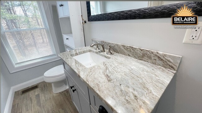 Building Photo - Cozy Country Living