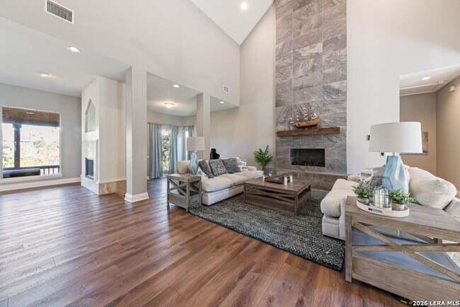 Building Photo - Charming Home Awaits: Spacious & Modern Living in a Prime Location