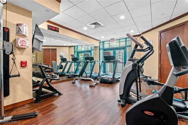 Building Photo - 7515 Pelican Bay Blvd