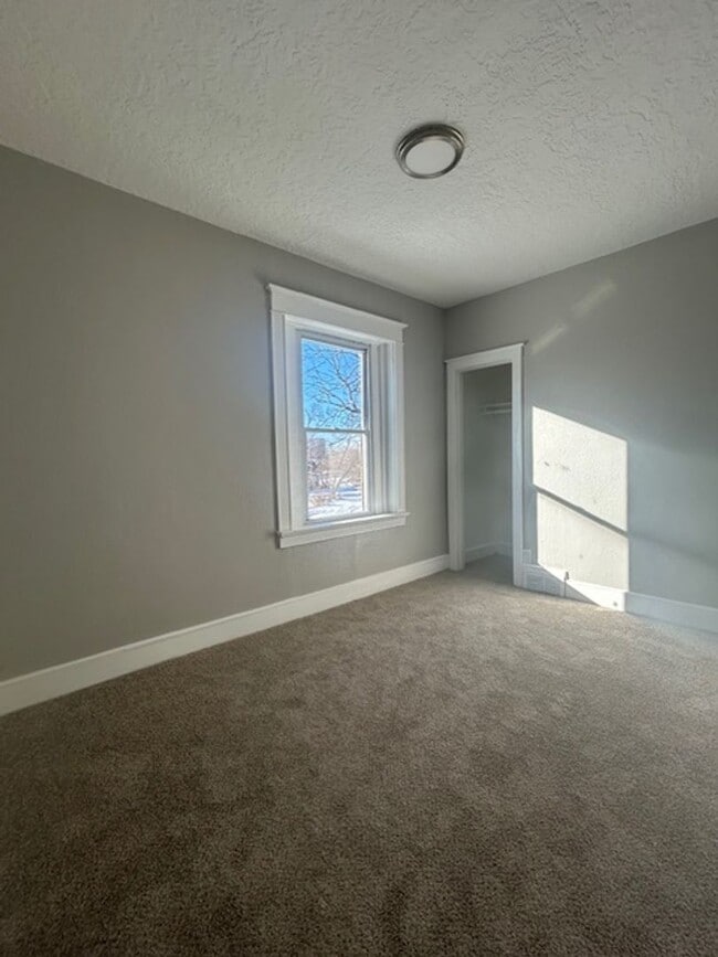 Building Photo - 3314 Tracy Ave