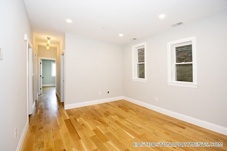 Building Photo - 58 Frankfort St