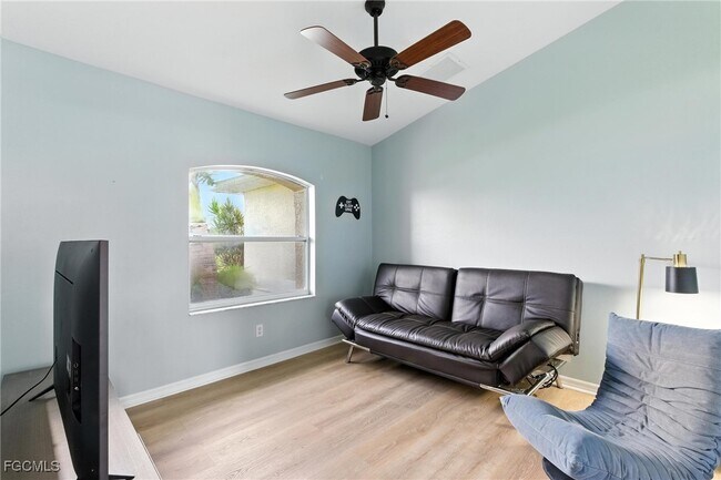 Building Photo - 3023 SW 23rd Ave