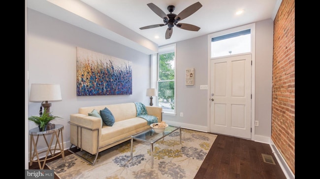 Building Photo - 9 E Fort Ave