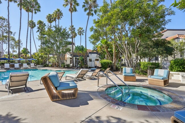 Building Photo - Rancho Del Mar