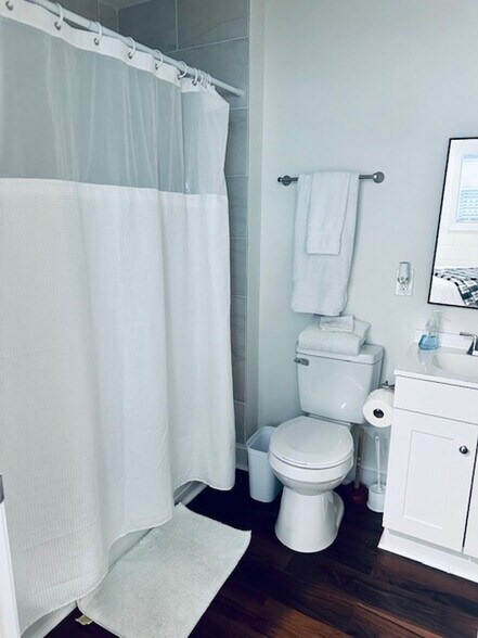 Building Photo - 107 David St