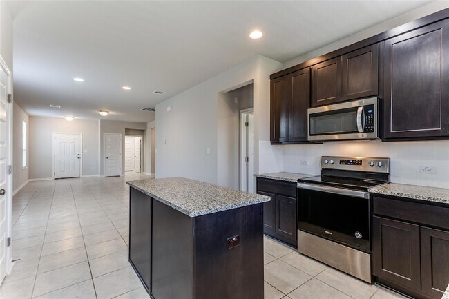 Building Photo - 341 Trellis Blvd