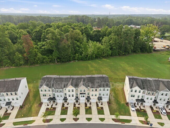 Building Photo - 2617 Chert Ln