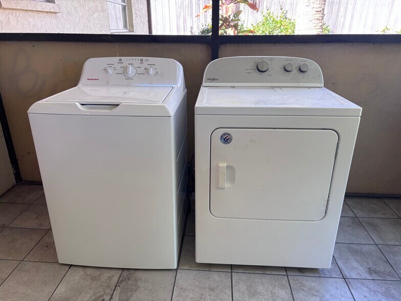 Building Photo - 5321 Foxwood Dr