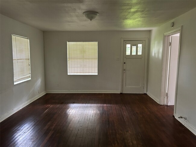 Building Photo - 5605 Lavender St