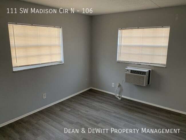 Building Photo - 111 SW Madison Cir N
