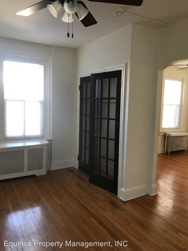 Building Photo - 636 N New St