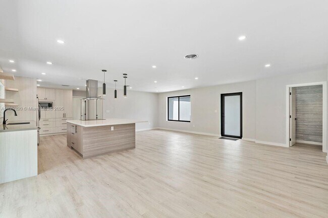 Building Photo - 10460 SW 93rd St