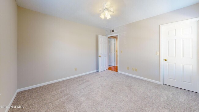 Building Photo - 727 Chancery Ln