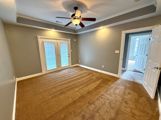 Building Photo - 98 Melrose Dr