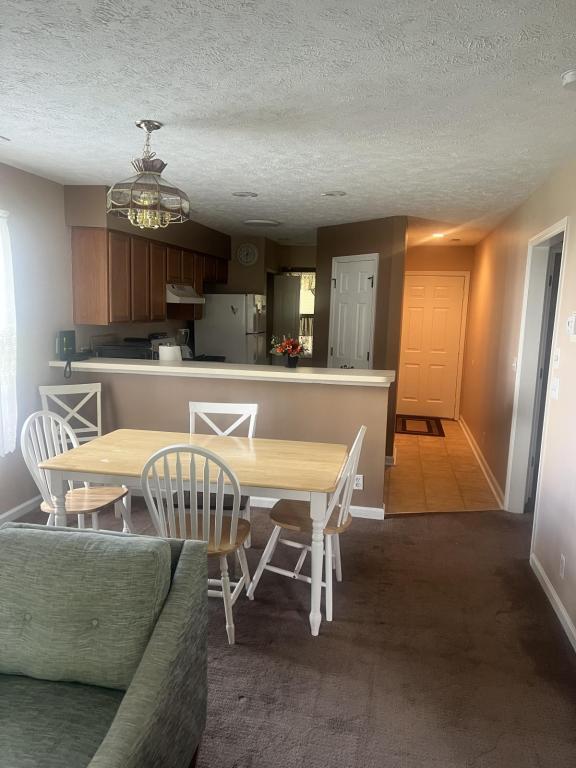 Building Photo - 549 White River Dr