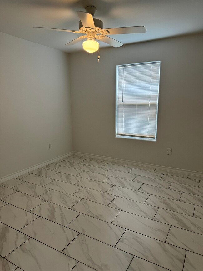 Building Photo - 2931 Rowan Dr