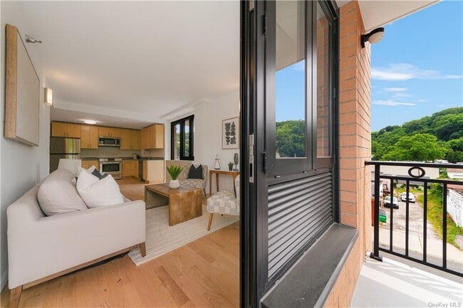 Building Photo - 1108 Brown St