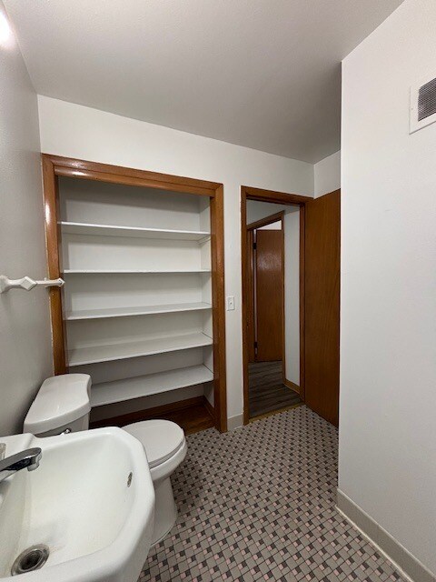 Building Photo - 4476 N 76th St