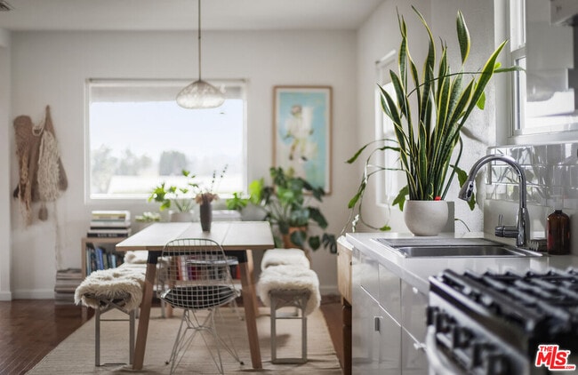 Building Photo - 5215 Almaden Dr