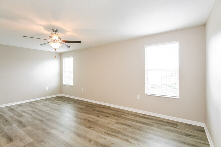 Building Photo - 13833 Reindeer Cir