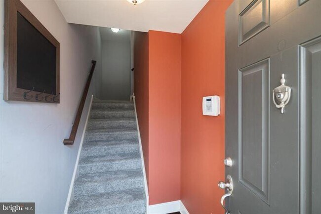 Building Photo - 27127 Hickory Ln