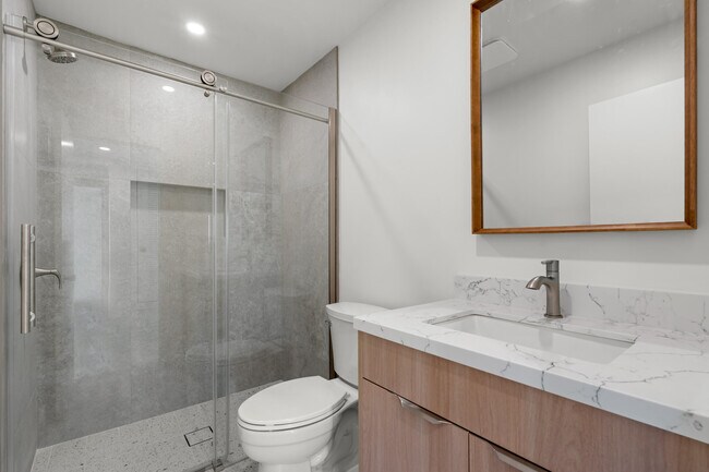 Building Photo - 1400 E Palm Canyon Dr