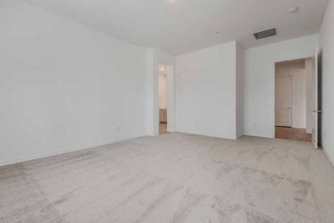 Building Photo - Single story in the exclusive master planned community of Heritage in Stonebridge!