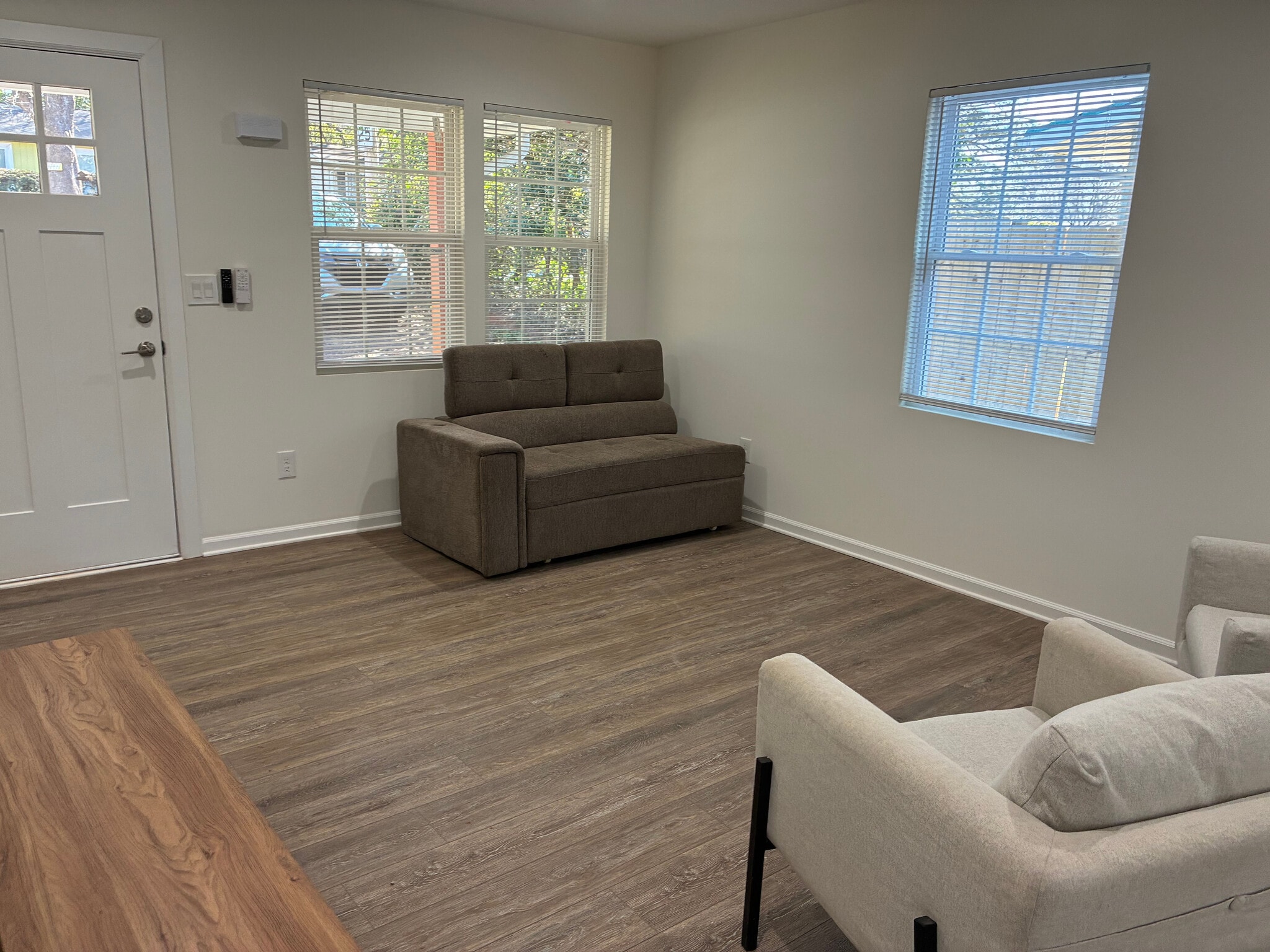 Building Photo - Room in House on Lincoln St SW