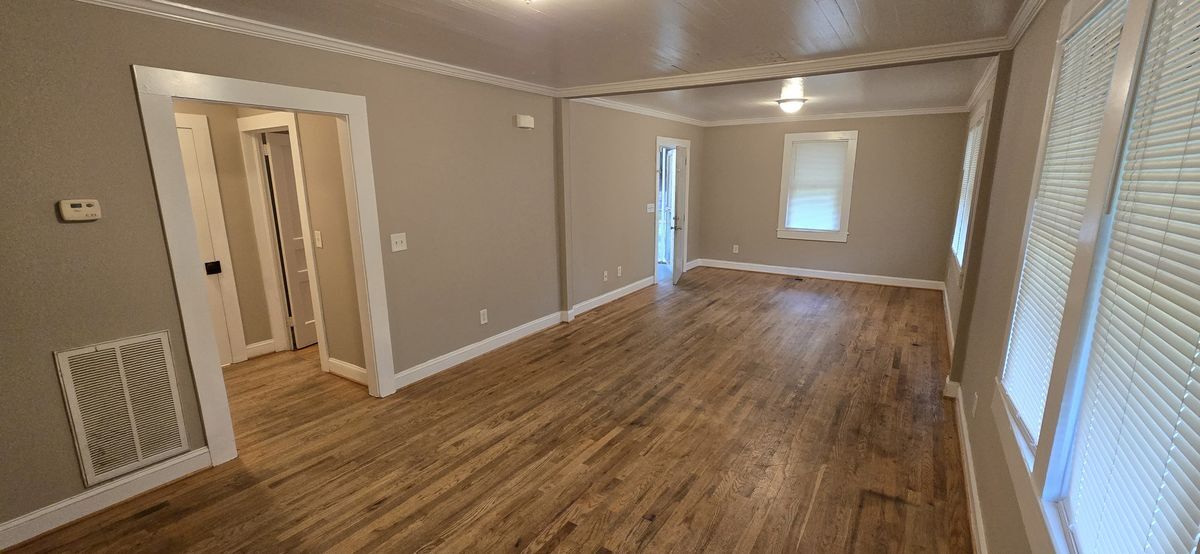 Building Photo - 4354 Pineview Dr