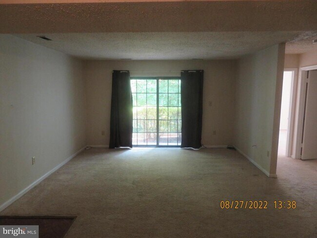 Building Photo - 1645 Carriage House Terrace