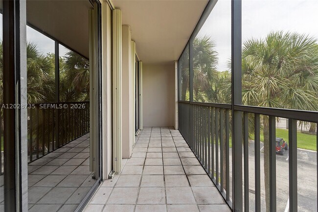 Building Photo - 8760 SW 133rd Ave