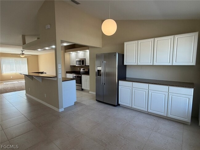 Building Photo - 414 SE 7th St