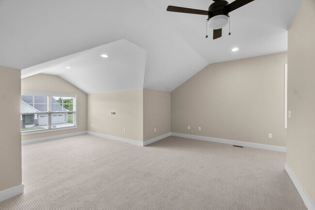 Building Photo - 2272 Heywood Mdws