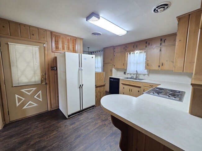 Building Photo - 516 Lehigh Pl