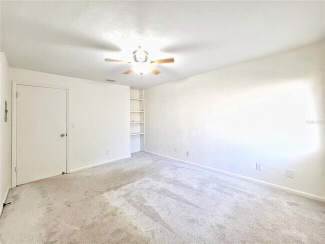 Building Photo - 2635 SW 35th Pl