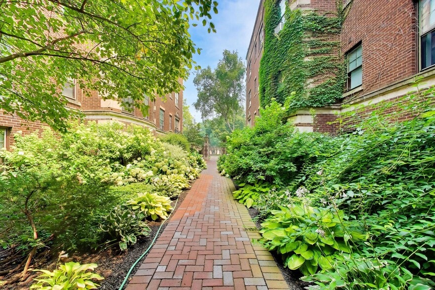 Building Photo - 408 Ridge Ave