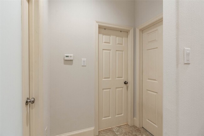 Building Photo - 18119 Frankford Lakes Cir