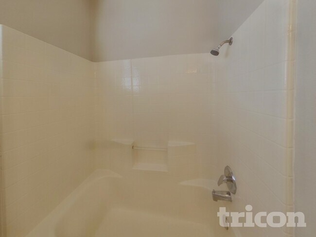 Building Photo - 1081 Treehouse Ln