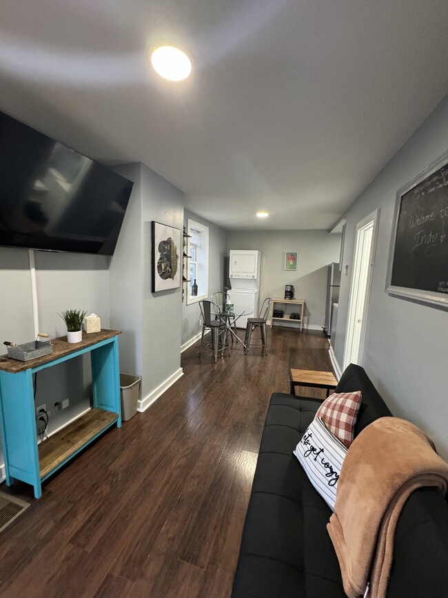 Building Photo - 1238 S State Ave