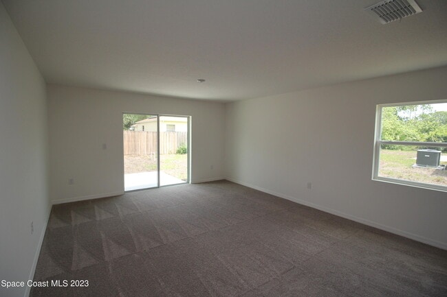 Building Photo - 147 Franzing St