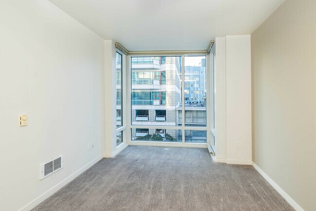 Building Photo - 829 Folsom St