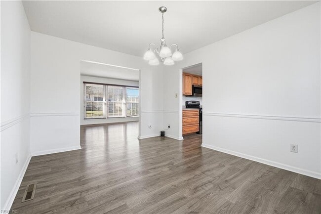 Building Photo - 912 Amherst Ln